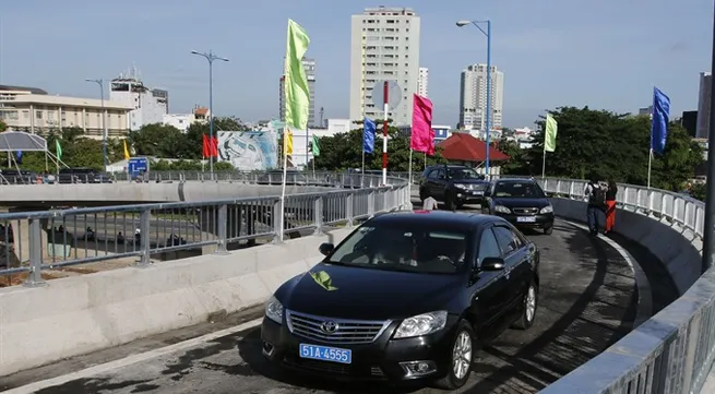 City to auction land for build-transfer projects