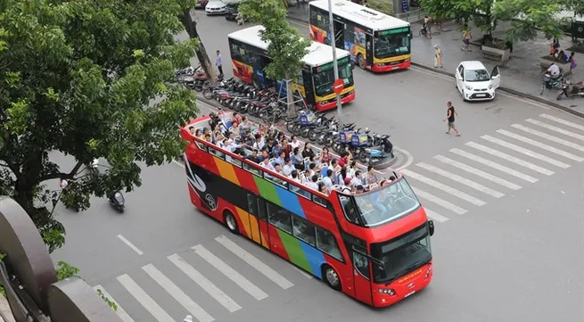 Double-decker tour bus coming to Hà Nội