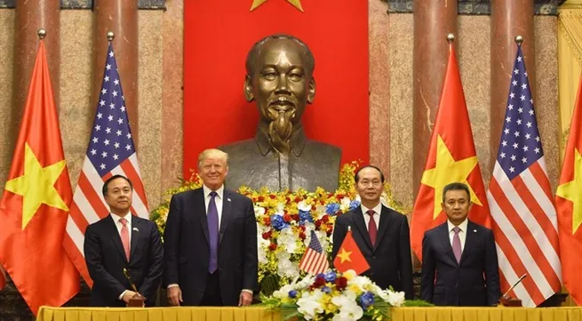 Việt Nam, US sign $12b in trade deals