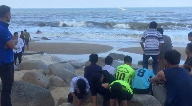 Two schoolboys drown in Hà Tĩnh sea