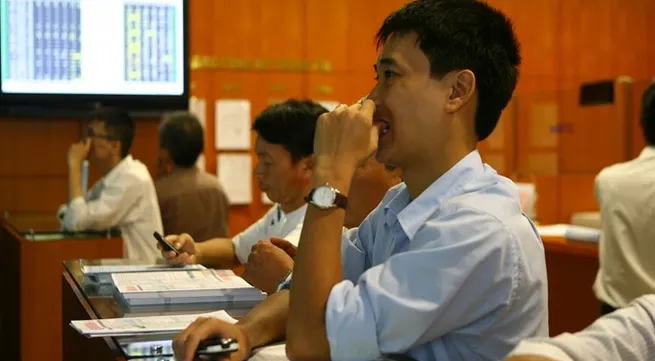 Stocks advance on oil deal