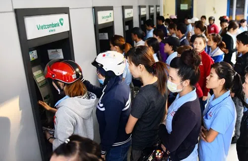 Banks must ensure smooth ATM operations before Tết