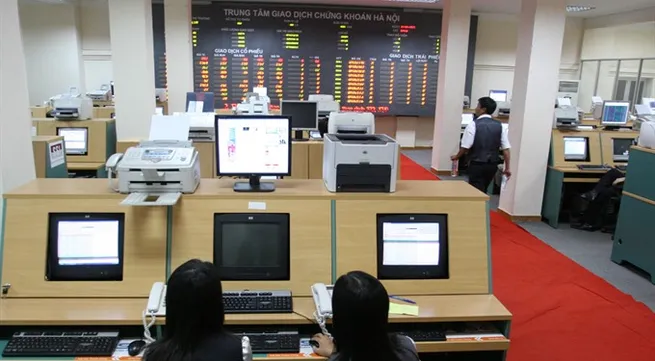 Massive selloff hits VN stocks