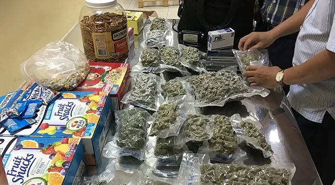 Customs officials find 4kg of cannabis at airport