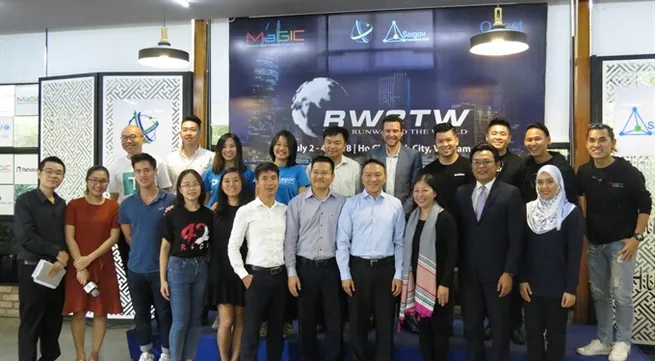 Foreign start-ups receive mentorship for Việt Nam entry