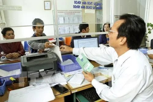 Public officials struggle with basic wage