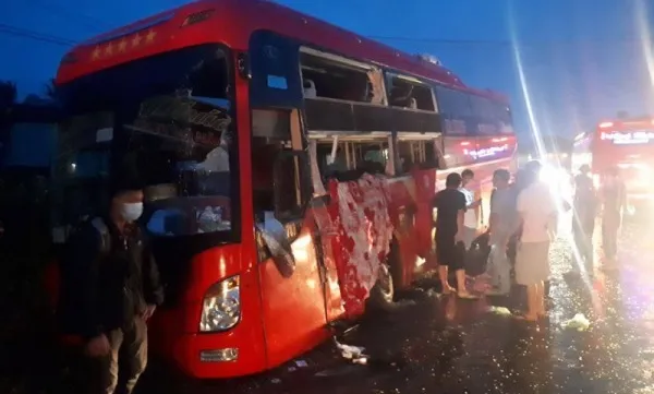 Dozens injured in bus collision