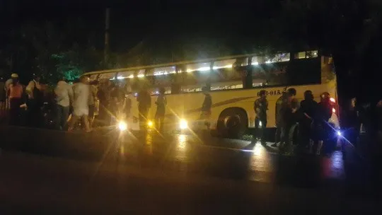 Speedy coach crushes five in Long An