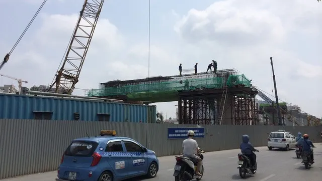 Watchdog demands answers over delayed Hà Nội railway