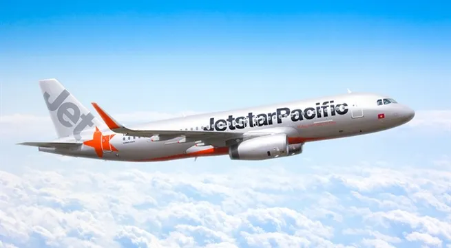Poor weather prevents plane landing safety