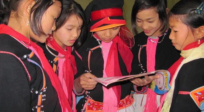 Vừ A Dính Scholarship Fund continues supporting ethnic girls