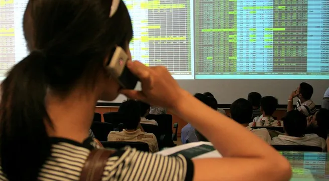 Blue chip stocks lift up VN-Index