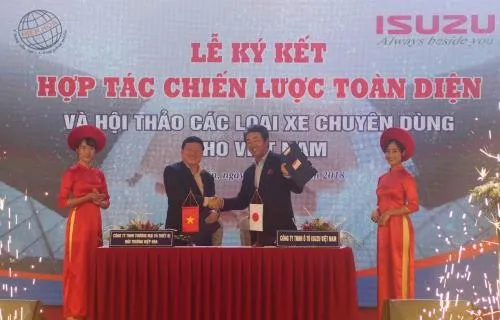 Isuzu Vietnam and Hiệp Hòa Group sign deal on special-use vehicles