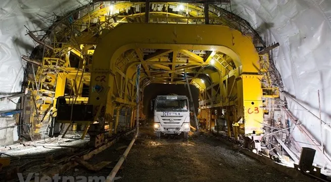 Cù Mông tunnel to be ready by the end of this year