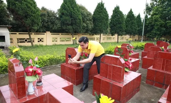 Website documents final resting places of war martyrs