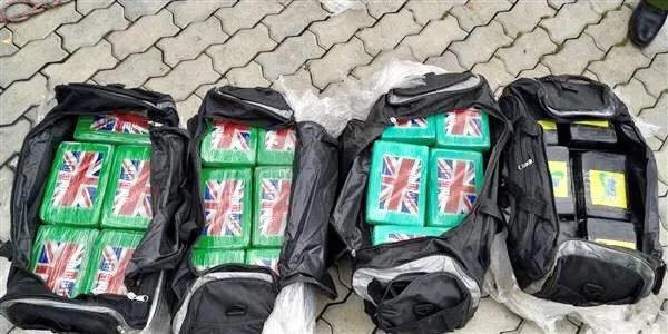 100 cakes of heroin detected in imported scrap container