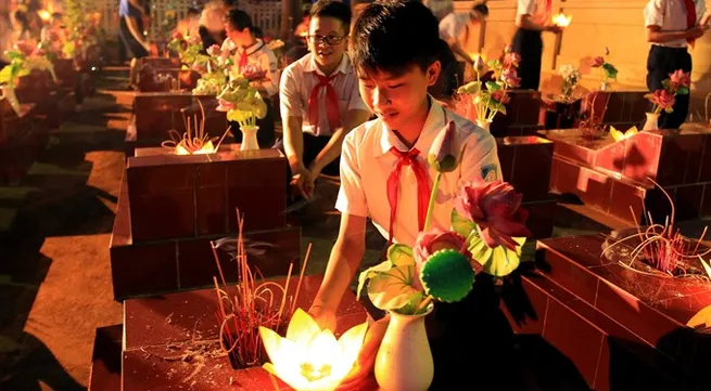 PM attends ceremony in memory of fallen soldiers