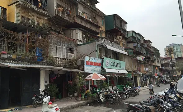 Hà Nội faces difficulties in renovating old apartment buildings