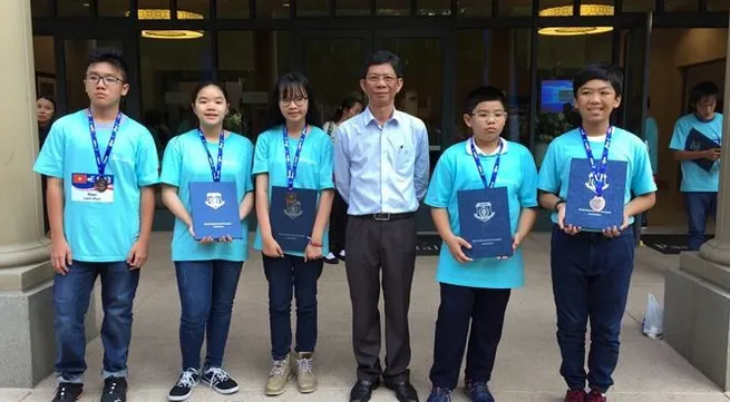 VN students win silver, bronze medals at 2018 WMO