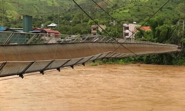 Sơn La suspension bridge out of order