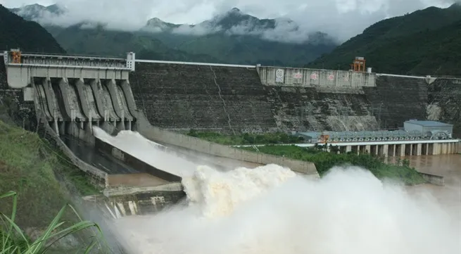 Hòa Bình, Sơn La hydroelectric plants ensure safety