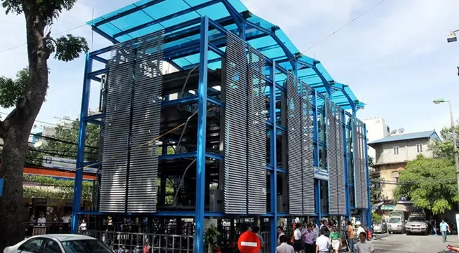 Illegal parking spots spring up in Hà Nội