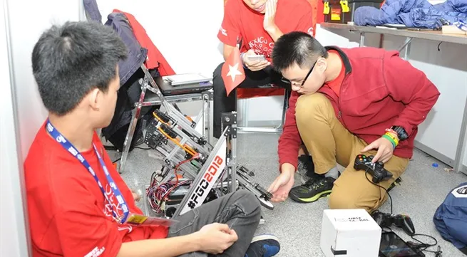VN students shine atl robotics competition