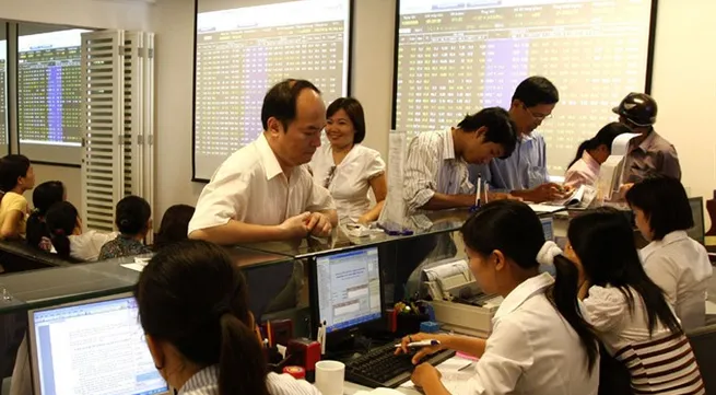 VN stocks rally on global developments