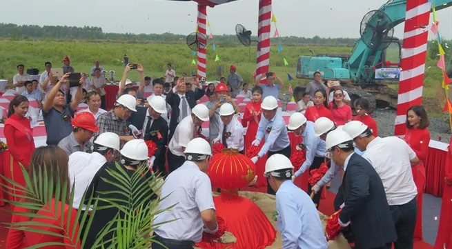 Long An Province gets one more solar energy plant