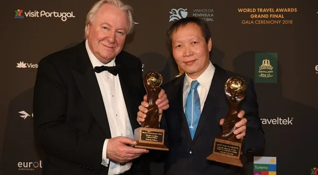 Vietnam Airlines receives two awards at World Travel Awards 2018