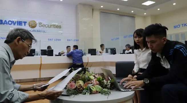 VN stocks fall for second session