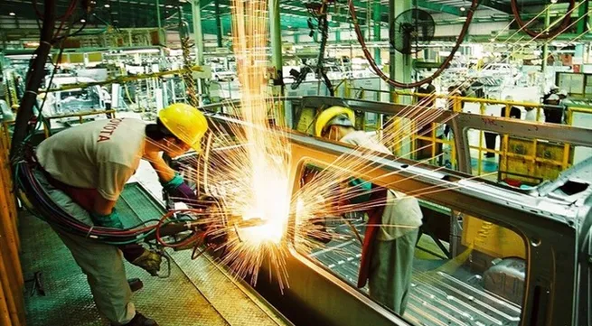 Việt Nam’s economy grows robustly but risks intensify