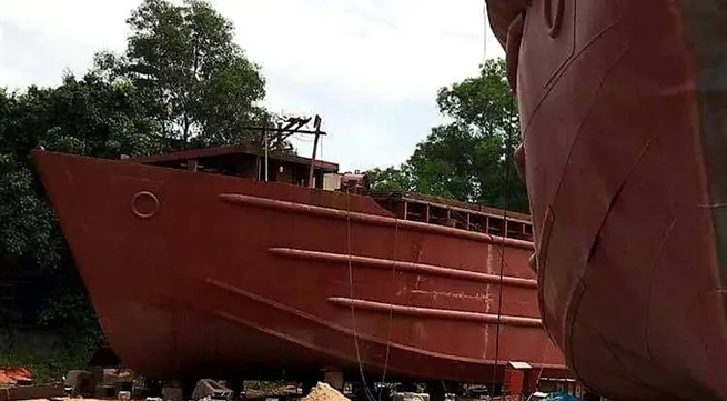 Explosion at shipyard leaves one dead, one injured