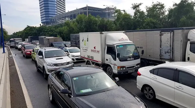 Slow site clearance delays key bridge between downtown HCM City- Thủ Thiêm