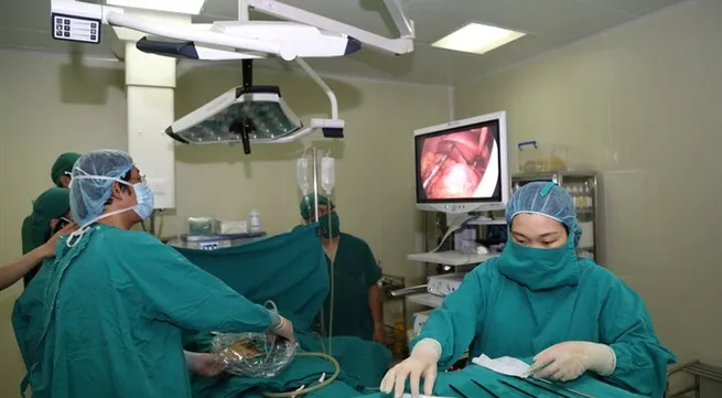 Hà Nội doctors operating successfully a rare appendicitis case