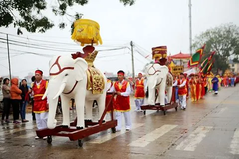 Hai Ba Trung Temple festival opens in Hanoi