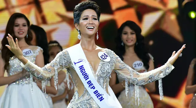 Ethnic model crowned Miss Universe Vietnam