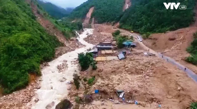 Officials encounter difficulties in reaching flood-hit areas