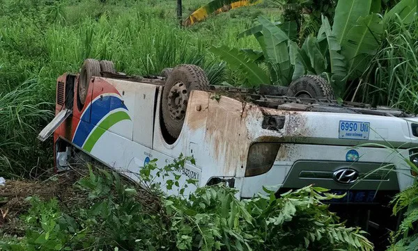 14 Vietnamese injured in car accident in Laos