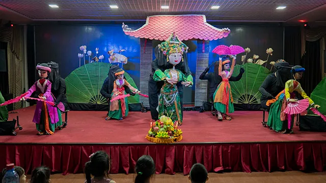 Vietnamese water puppet show performed in Russia