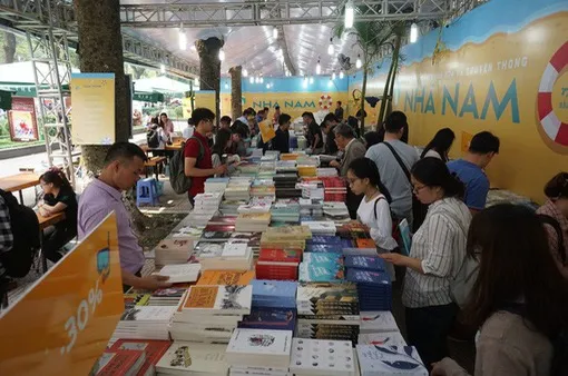 Vietnam book day features 50,000 titles