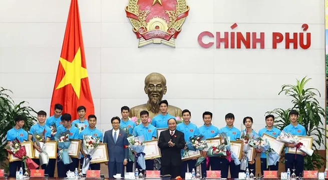 PM Nguyen Xuan Phuc welcomes U23 Vietnam