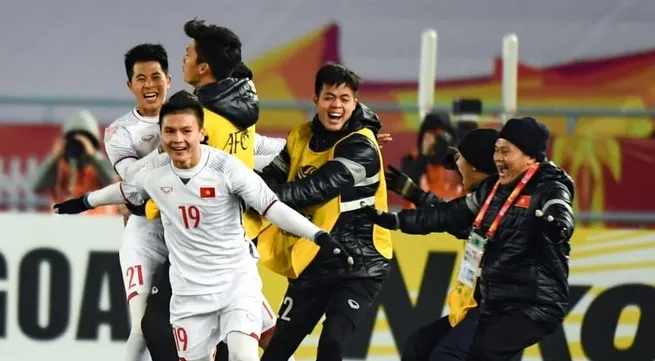 Outpouring of congratulations and rewards as Vietnam beat Qatar to reach final