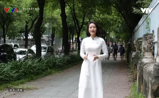 You Look Beautiful Wearing Ao Dai (long tunic) – a TV show to honor the grace of Vietnamese women.