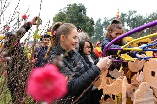 Foreigners excited at Vietnam’s traditional New Year