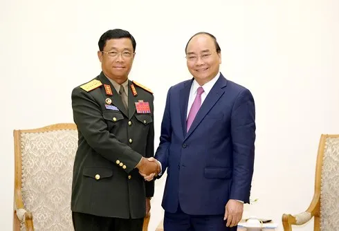 Vietnam, Laos to boost defense cooperation