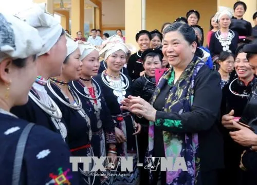 NA leader presents gifts to poor people in Tuyen Quang