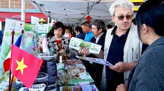 Promoting Vietnamese agro products in Paris