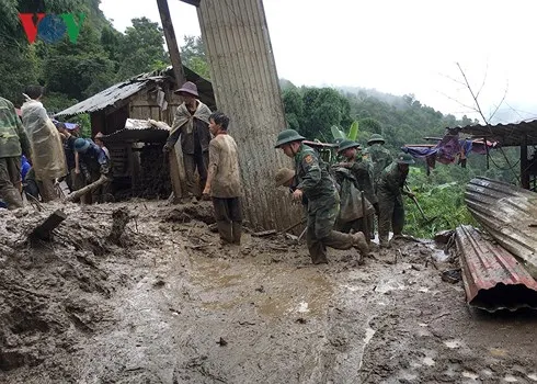 Residents in Phong Tho District evacuated
