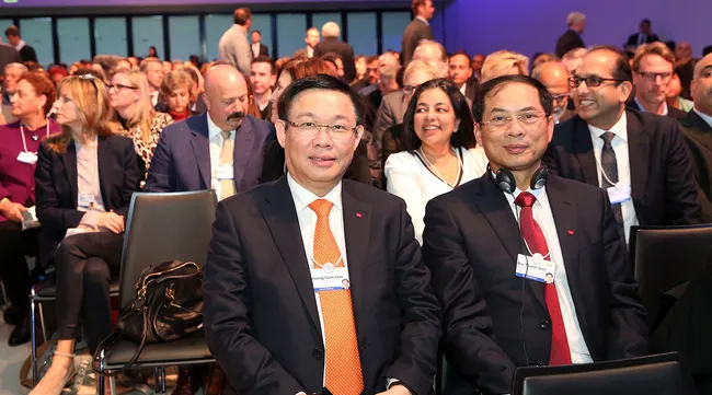 Vietnam attends world economic forum